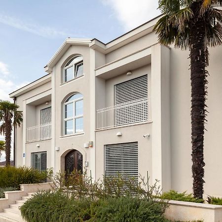 Luxury Apartments Vila Carissa Малинска Экстерьер фото